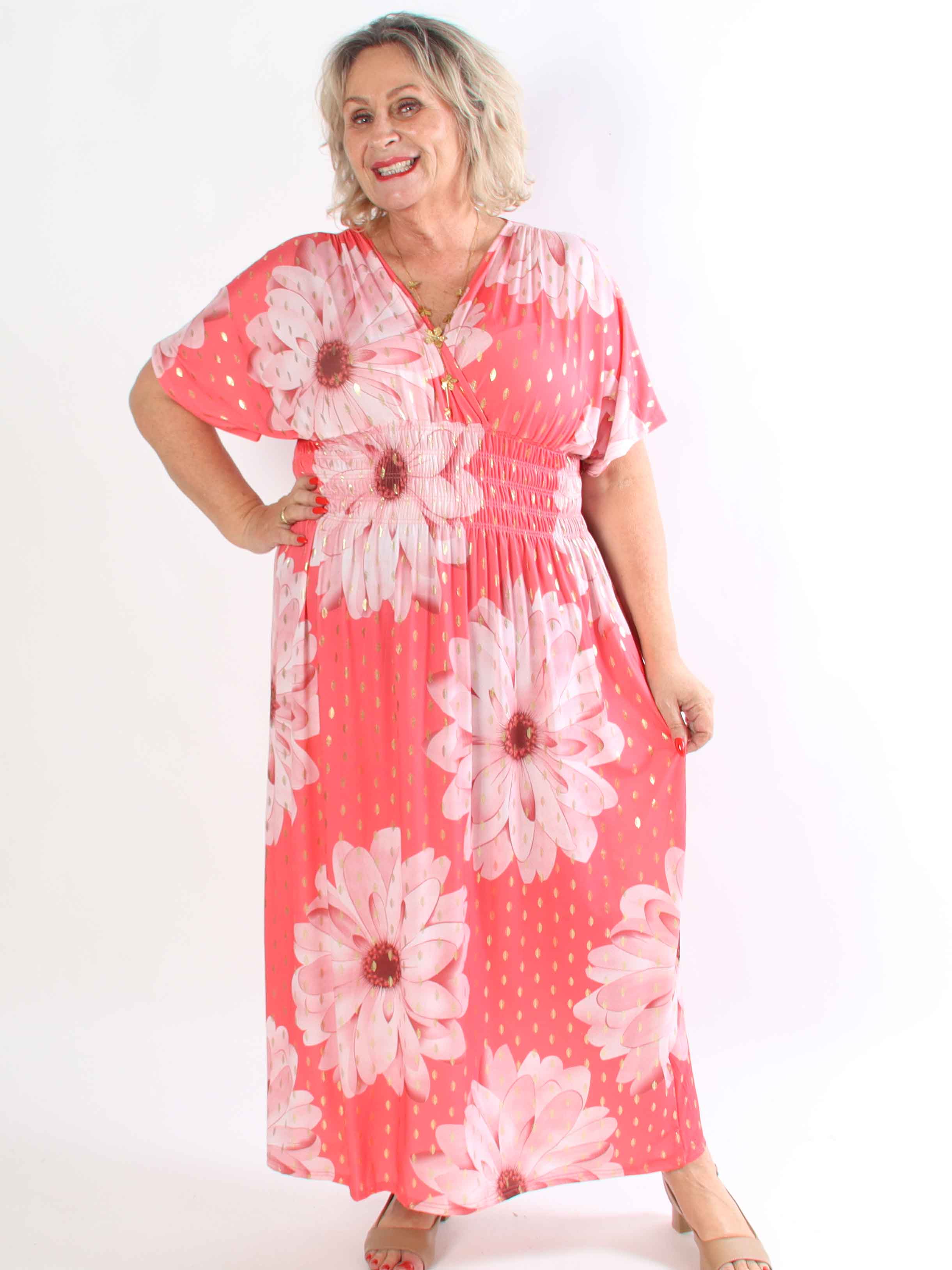 Pams Eden - Lang plus size kjole med store blomster og guld dutter